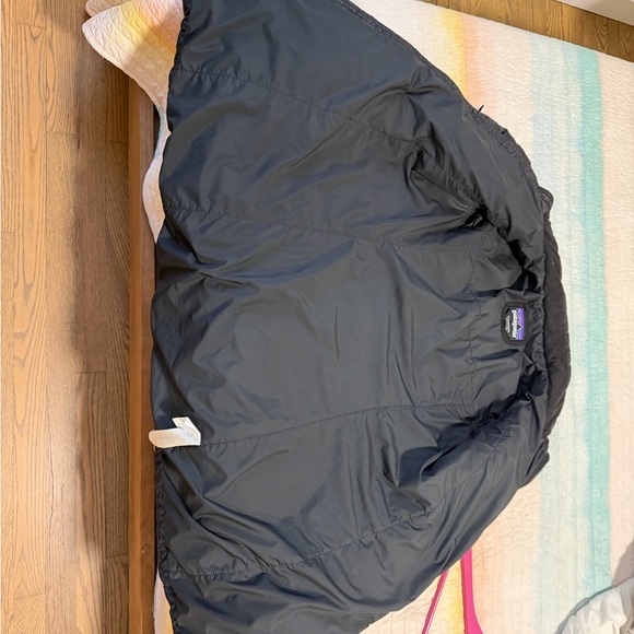 Patagonia Black Quilted Puffer Coat Women’s Medium Long Jacket - Picture 4 of 4